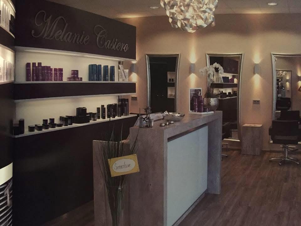 Salon Außenansicht vorne